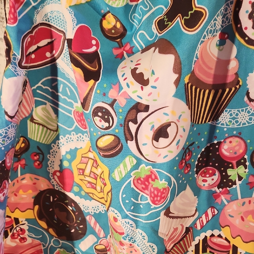 Colorful Patterned Apron - Picture 4 of 5